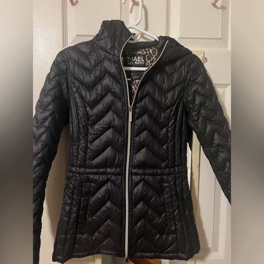 MICHAEL KORS Hooded Quilted Packable Down Puffer Jacket Black 2 Pockets Cheetah